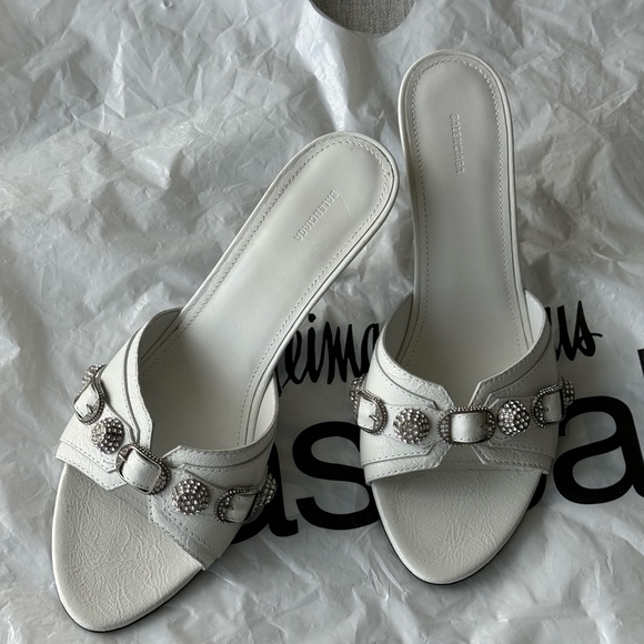BALENCIAGA Cagole Lambskin Buckle white Slide Sandals. Size 40. - Picture 7 of 10